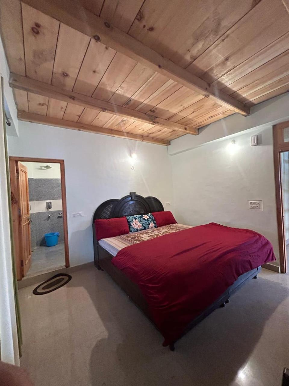 New Brahma Cafe Guest House Kalgha Habitación foto